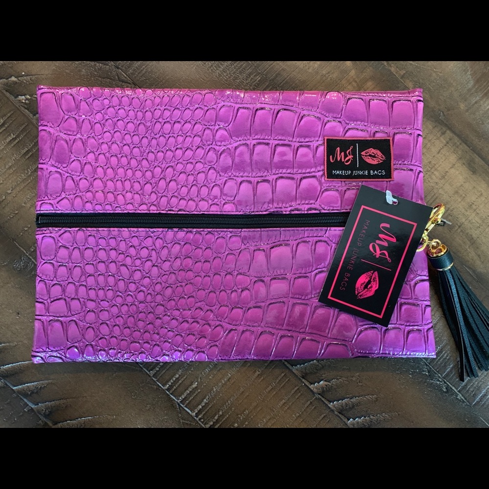 NWT Makeup Junkie Purple Kinda Pink Medium bag